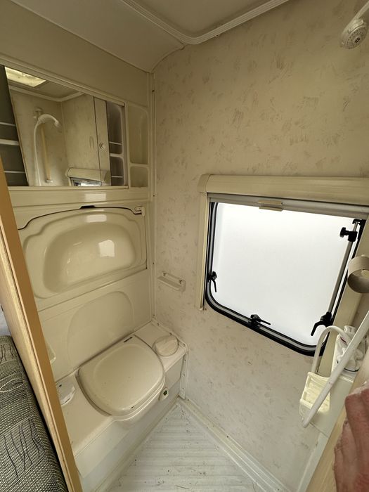 Kemping Elddis  5 osobowy super stan 2003 rok DMC 1180 kg przedsionek
