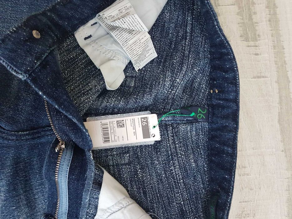 Продам утеплені  джинси фірми BENETTON.