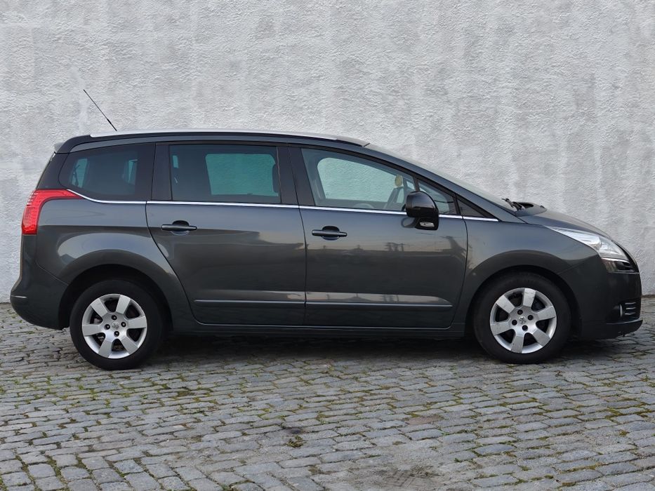 Peugeot 5008 (7 Lugares)