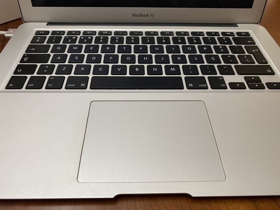 MacBook Air425079330078074883
