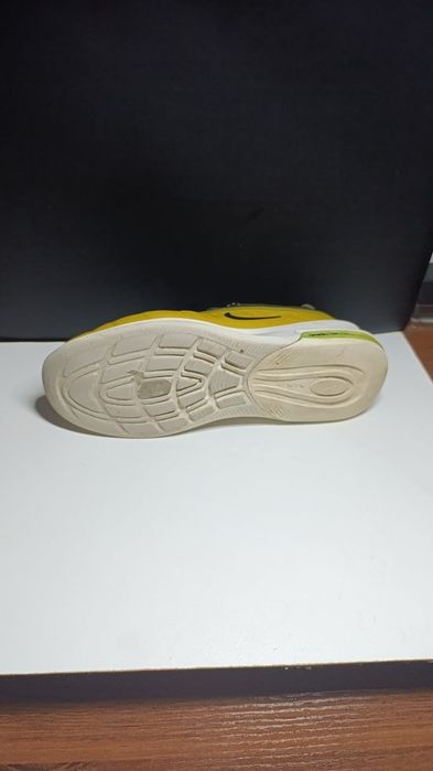 Кроссовки Nike женские