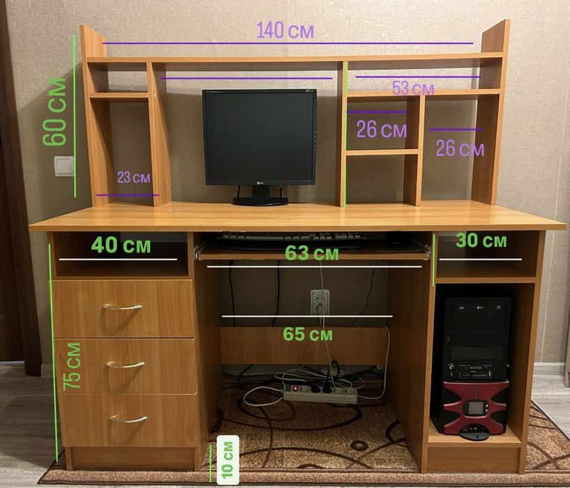 Компьютерный стол с надстройкой
