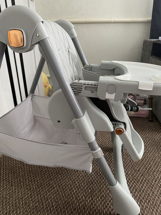 Стільчик для годування