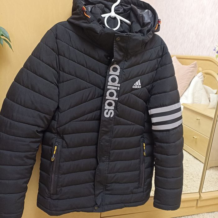 Продам зимову куртку