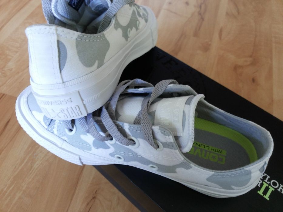 Продам конверсы