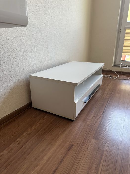 meble do salonu białe