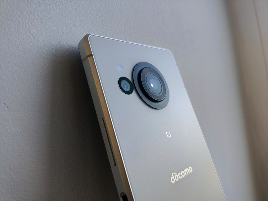 Мощный смартфон Sharp AQUOS R8 - 2sim IP68 8Gen2 6.4 240гц 256gb