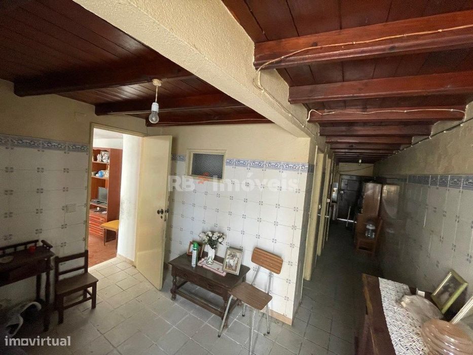 Moradia com terreno e anexo - Gavião