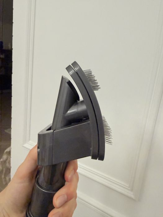 Zestaw do groomingu dla zwierzat Dyson.
