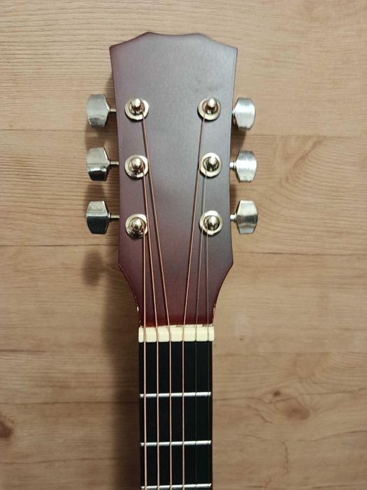 гитара акустическая бежевая три четверти