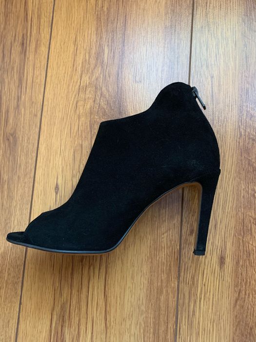 Piękne czarne zamszowe buty damskie na szpilce, marki Wojas r. 38