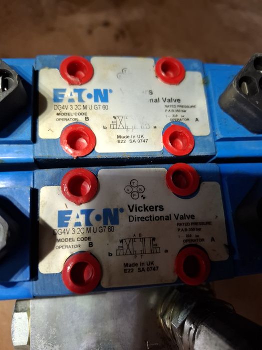 Rozdzielacz  dwusekcyjny sterowany  cewkami 12v tur