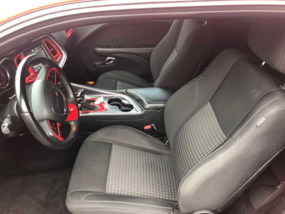 Dodge Challenger      2017