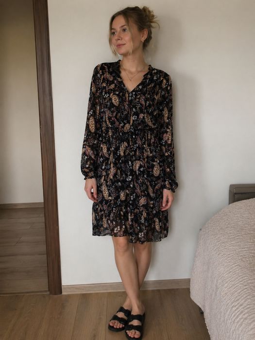 Sukienka butikowa z wzorem paisley