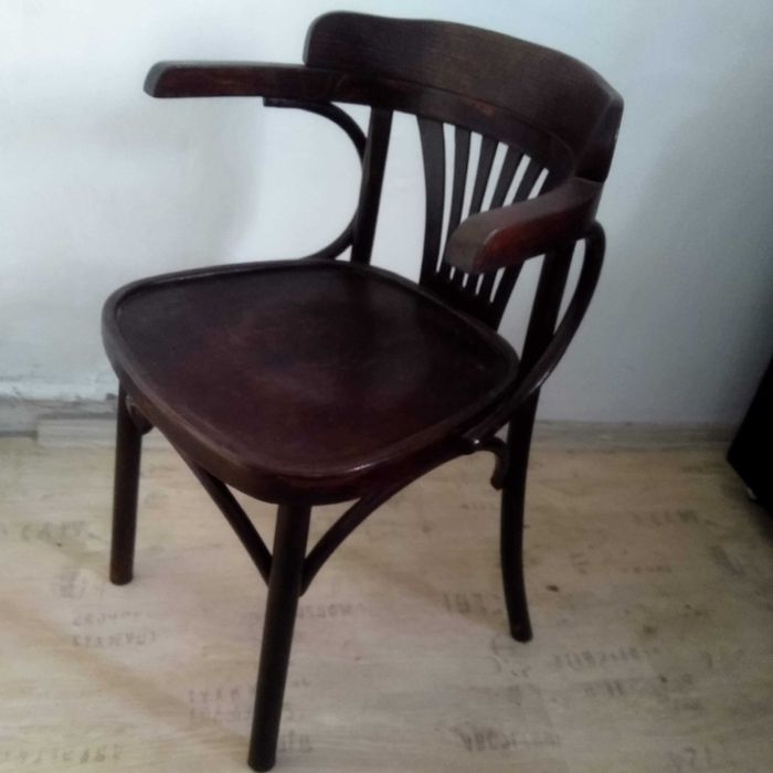 Стул ирландский С подлокотниками