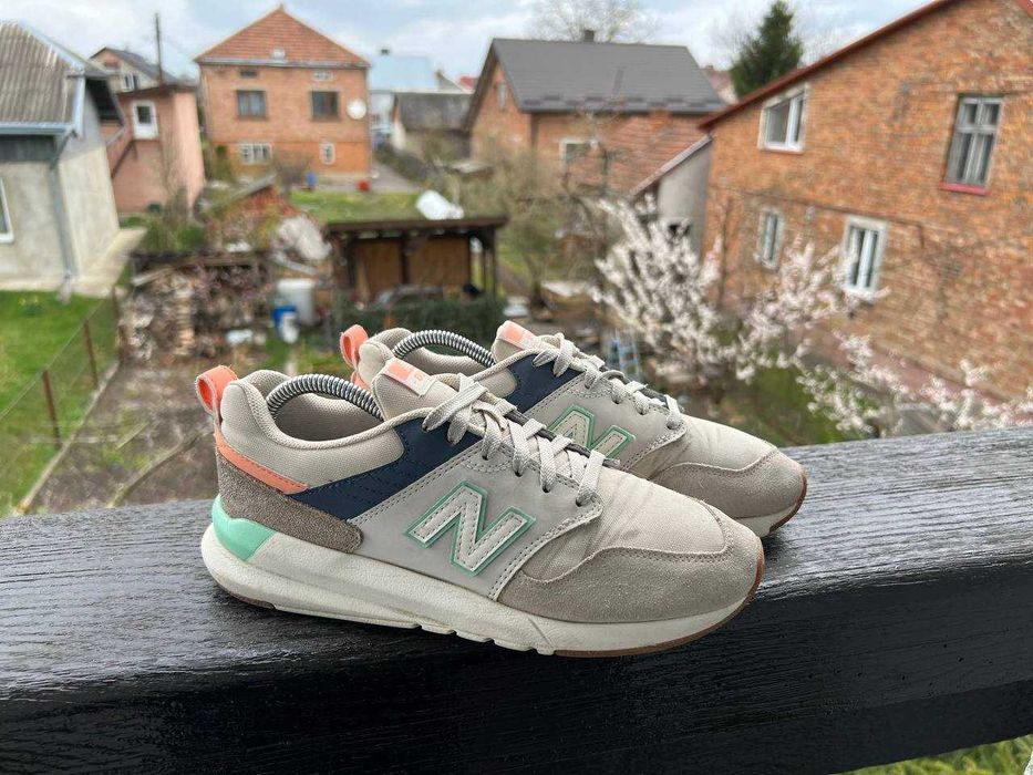 Кросівки New Balance 009