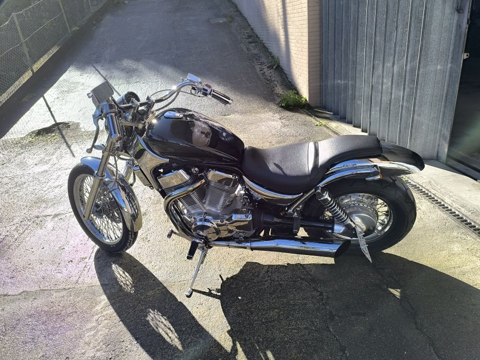 Mota choper   de garagem