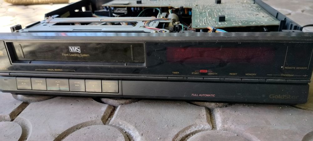 Odtwarzacz kaset VHS, magnetowid,gold star