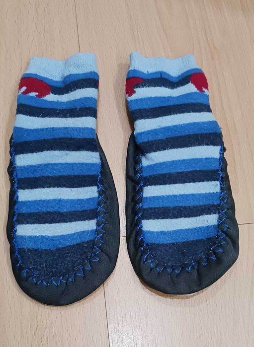 Lote de pantufas para criança  n° 23 - 26