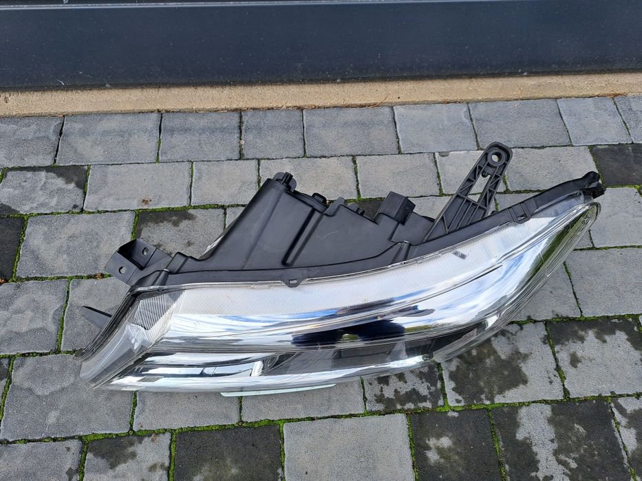 Nissan Pathfinder R52 lampa lewa przednia przód USA