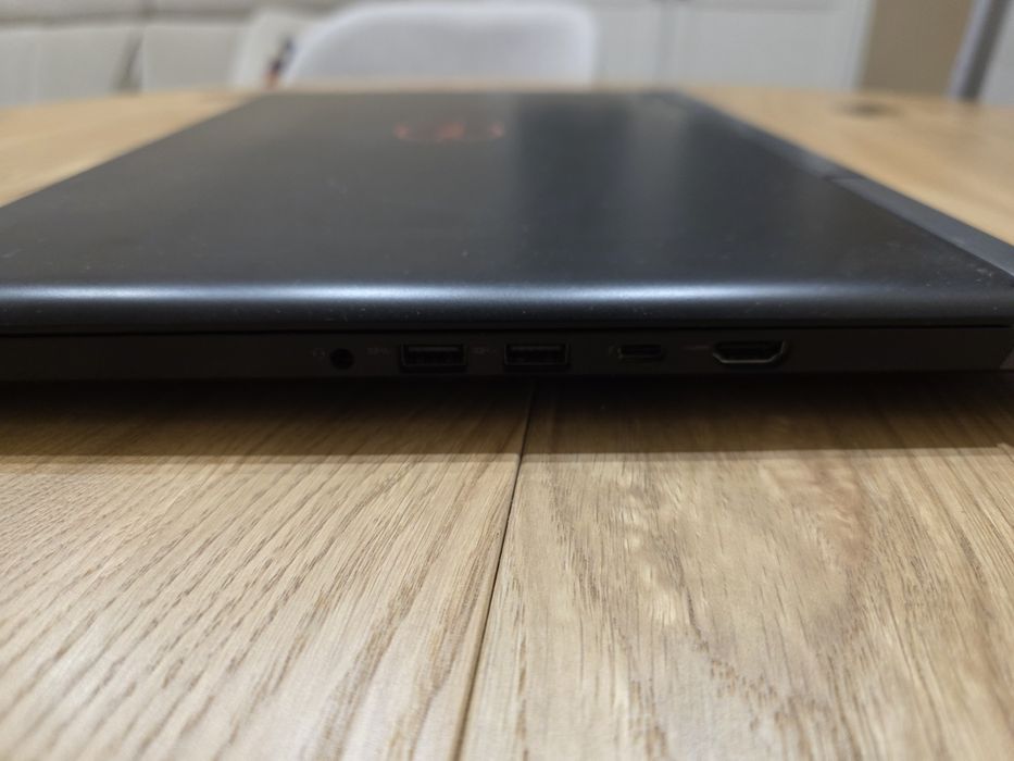 Dell Inspiron 7577 , intel i7 , 16 Ram , dysk 1 TB , karta  4 GB