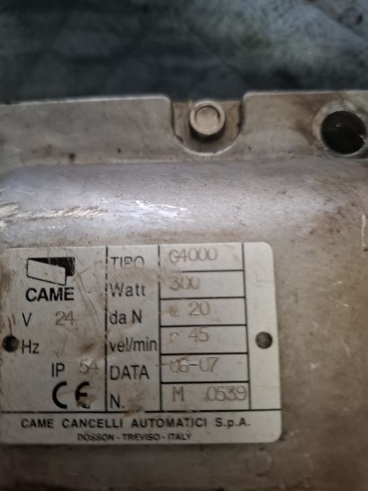 Motor com redutor64281320011011121