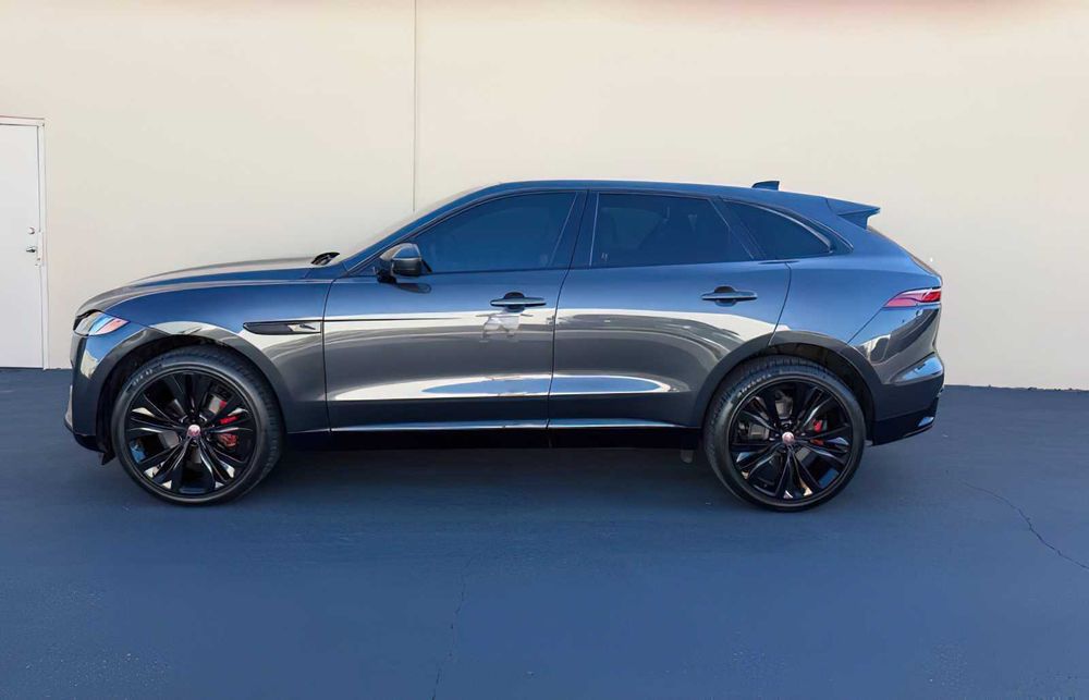 Jaguar F-PACE      2022
