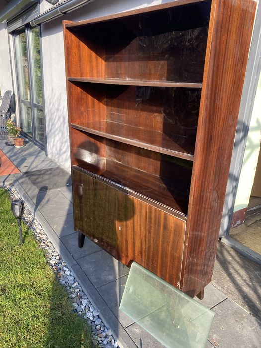 Biblioteczka z czasów PRL-u