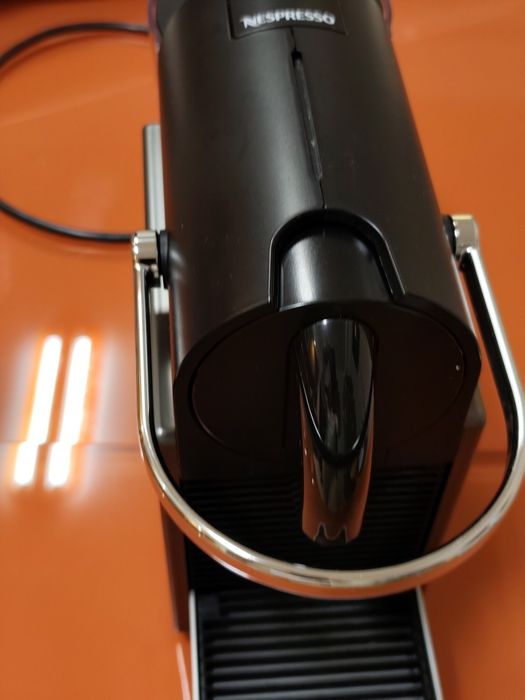Nespresso Pixie como nova