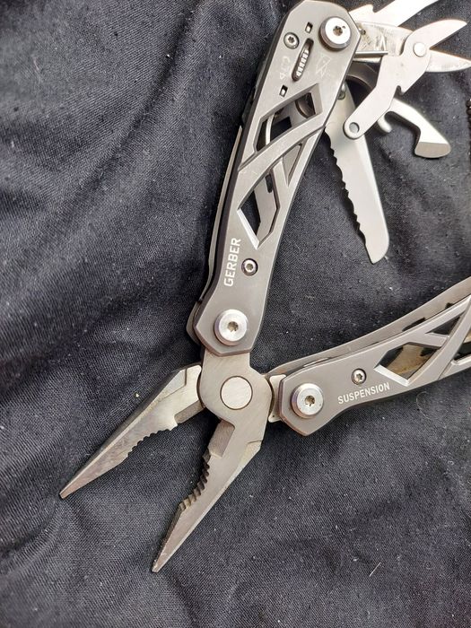 Nóż Gerber suspension multitool