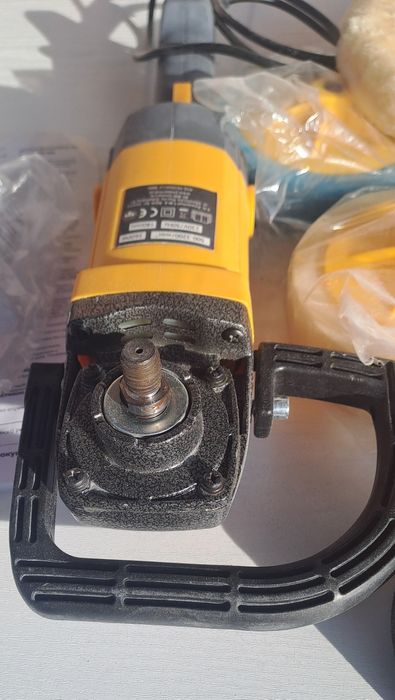 Угловая шлифовальная машина POWERMAT 2600 W