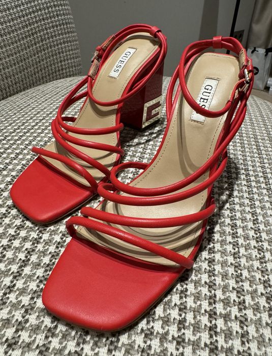Червоні Босоніжки Guess