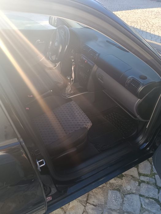 Carro Seat Leon Preto