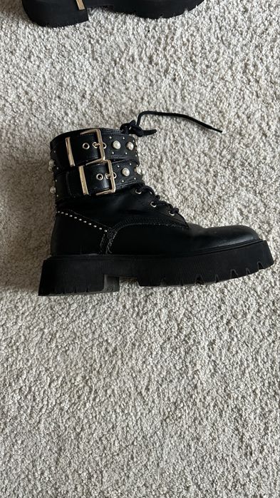 Botas pretad bershka