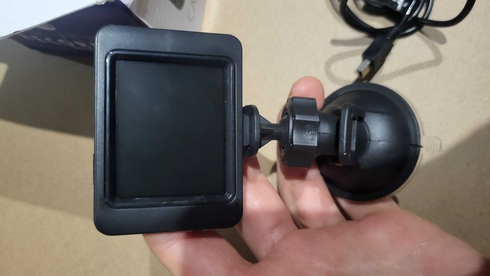 Wideorejestrator samochodowy Forever VR-130 HD 720p – komplet