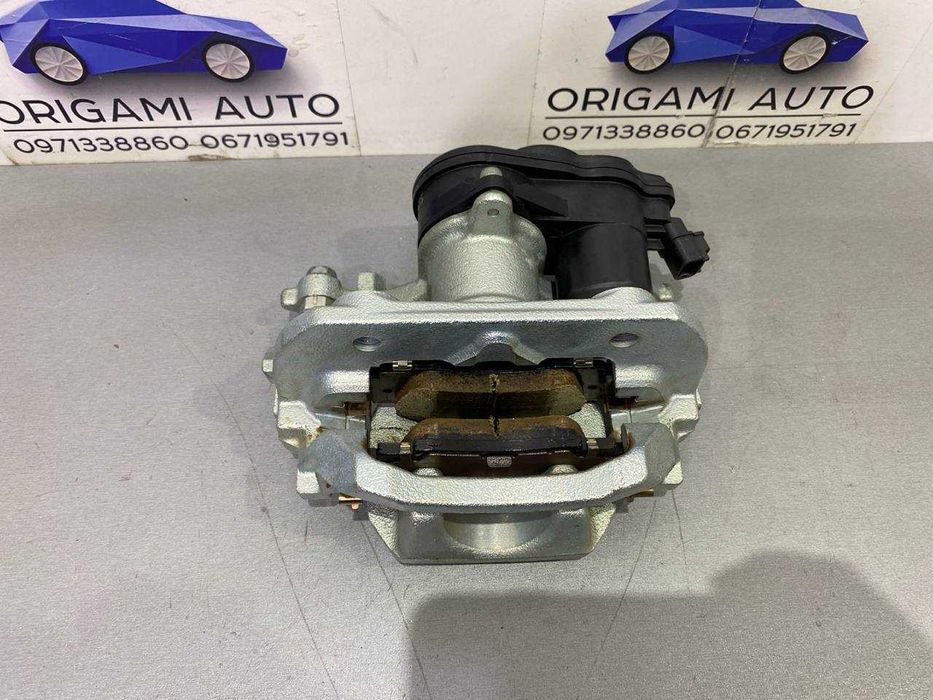 Суппорт задний Toyota Venza LE Тойота Венза ЛЕ 2021 2022 2023