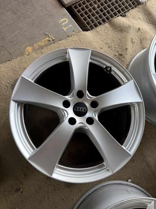 Felgi aluminiowe Dezent ET 30 8jx18” 5x112 Audi Skoda Seat VW