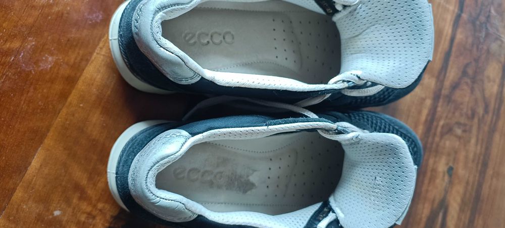 Buty damskie sneakersy Ecco rozmiar 38 zamsz/skóra/siatka granatowe