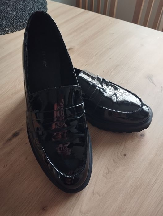 Półbuty lakierki 42