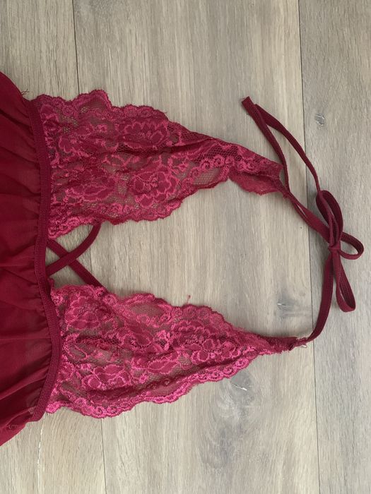 Sukienka bieliźniana czerwona z koronką