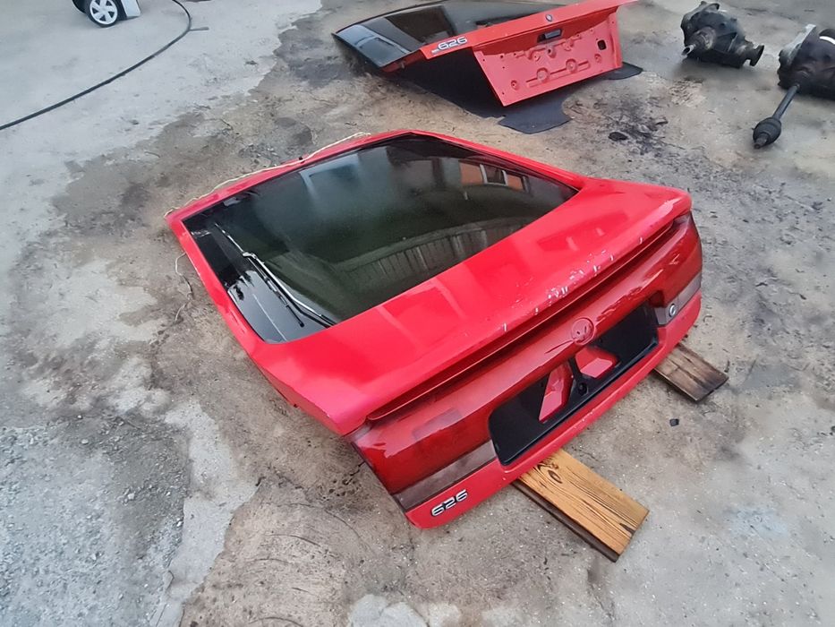 Крышка багажника мазда 626. 92- 97год