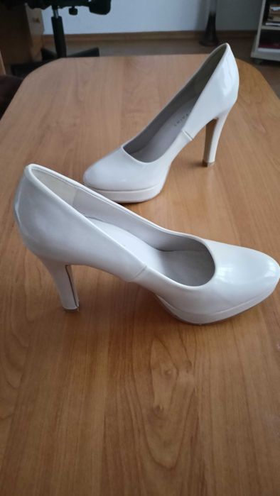 Buty damskie na obcasie -eleganckie