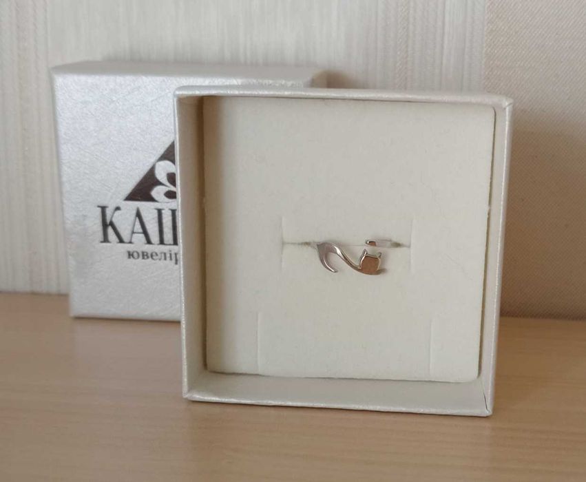 Каблучка срібна Котик ВС-457Р