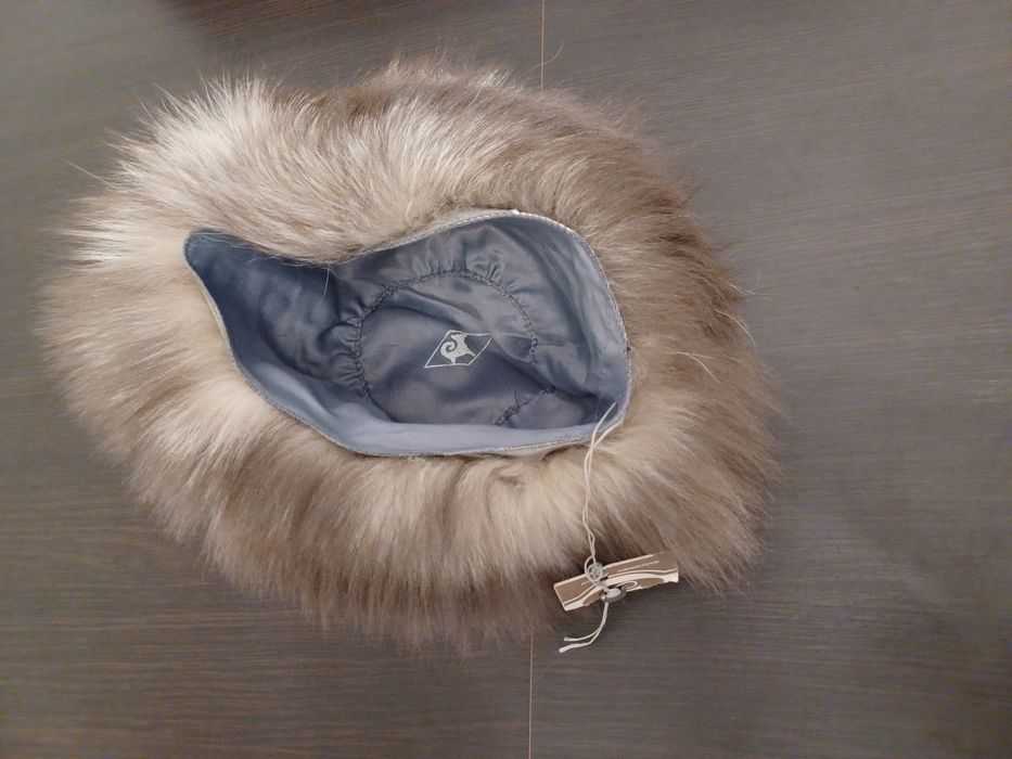 Czapka z Futra Lisa Srebrnego 56 Nowa