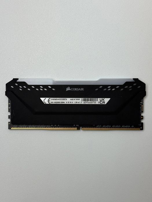 Оперативна пам'ять Corsair Vengeance RGB PRO DDR4 DIMM 8GB 3200Mz CL16
