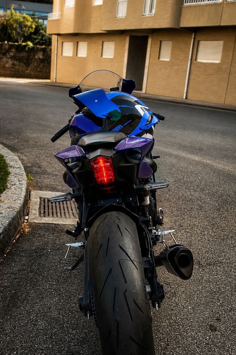 Vendo Yamaha R7 2025