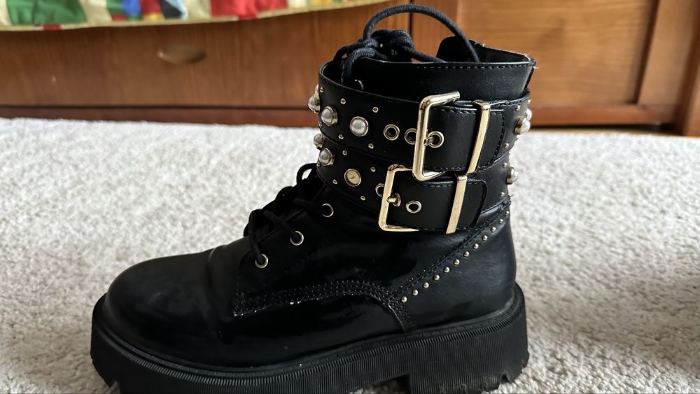 Botas pretad bershka