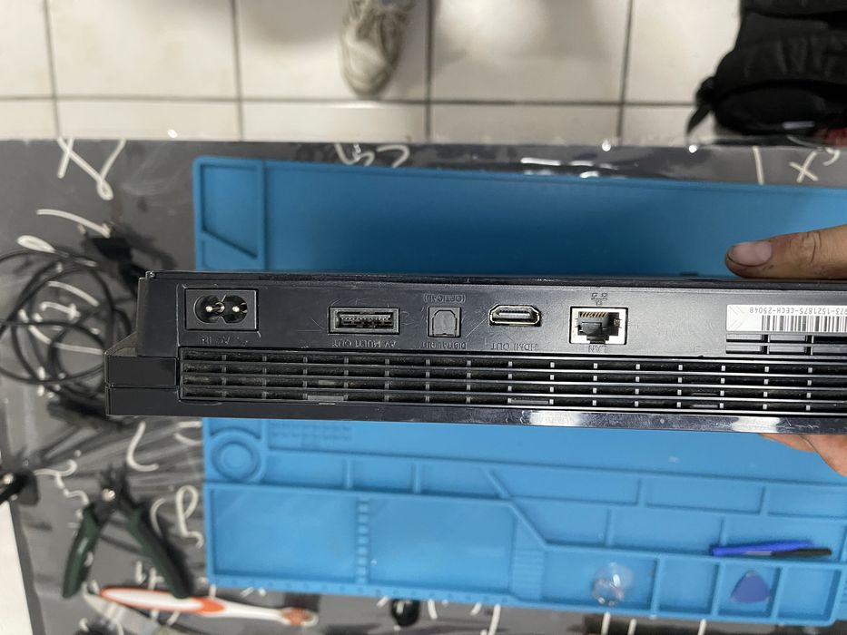 PS3 CECH2504B para reparação
