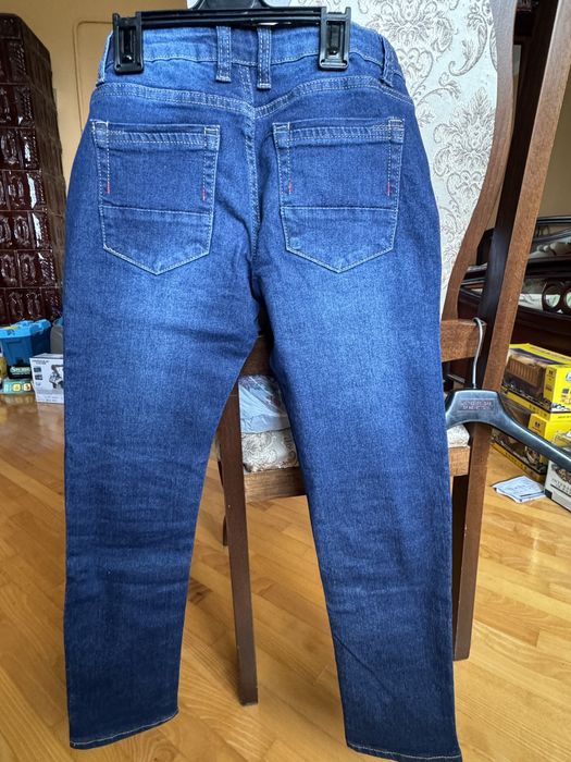 Темно сині джинси на хлопчика