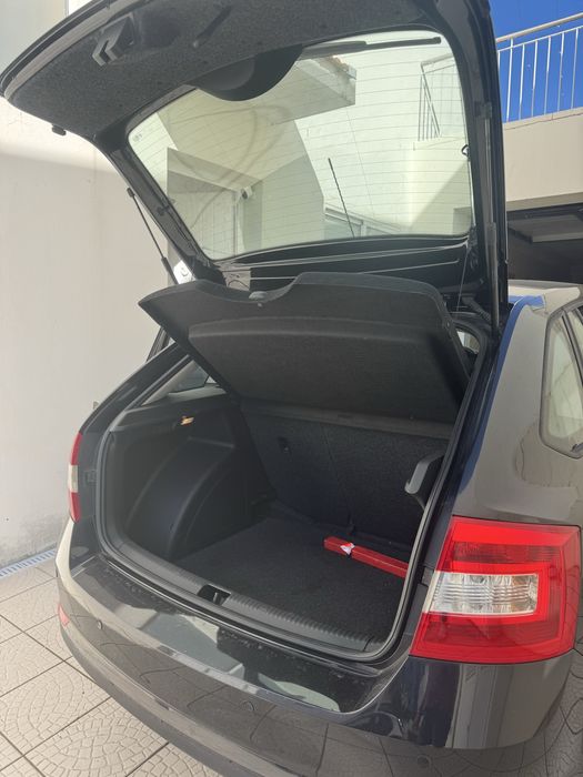 Skoda rapid 1.6 tdi preto- 111328km-Nacional 2014